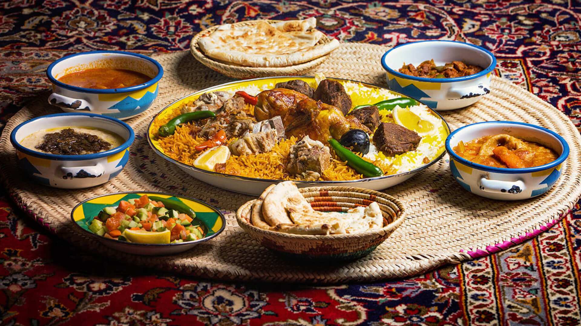 Ø§Ù†ØºÙ…Ø³ Ø¨ÙŠÙ† Ù…ÙˆØ§Ø¦Ø¯ Ø§Ù„Ø·Ø§Ø¦Ù ÙˆØ£ÙƒÙ„Ø§ØªÙ‡Ø§ Ø§Ù„Ø´Ø¹Ø¨ÙŠØ